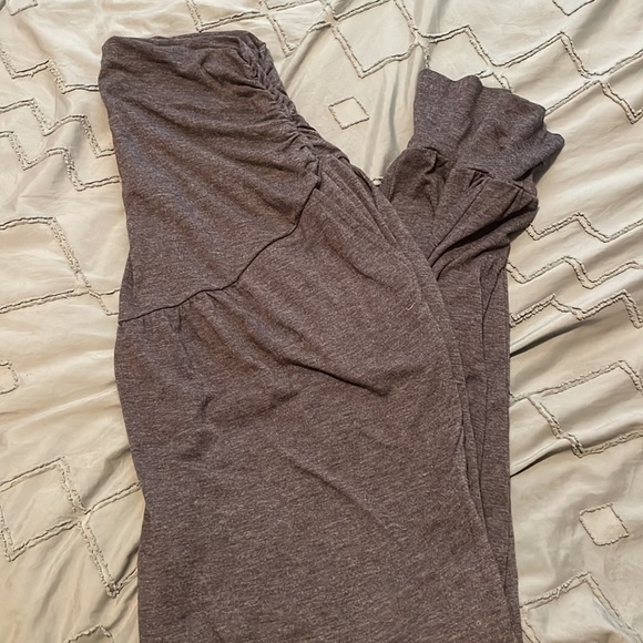 Maternity pant bundle - Picture 4 of 4